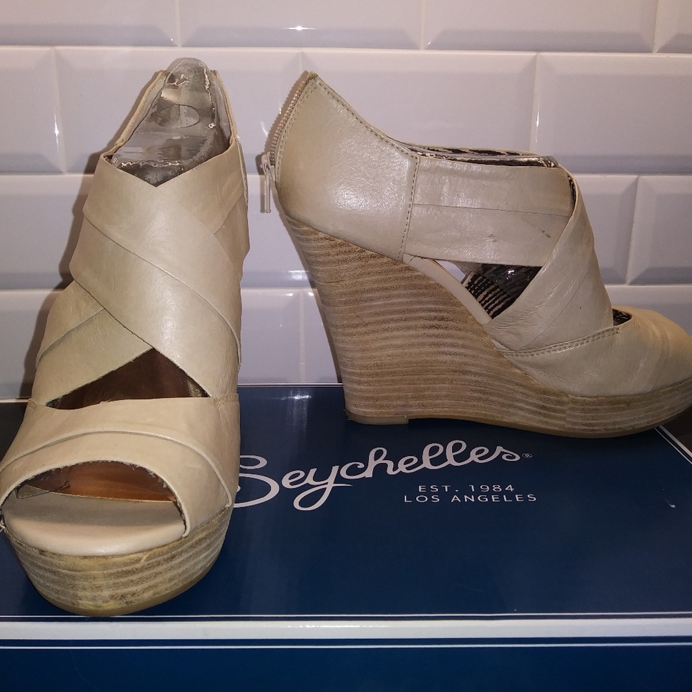 Seychelles Stacked Heel Sandals Sz9
